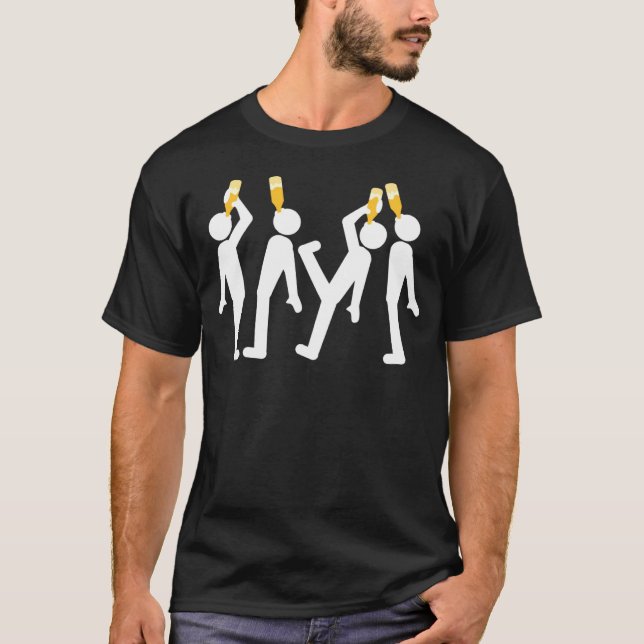 Four Funny Friends Drinking Beer Bottles From Abov T Shirt (Framsida)