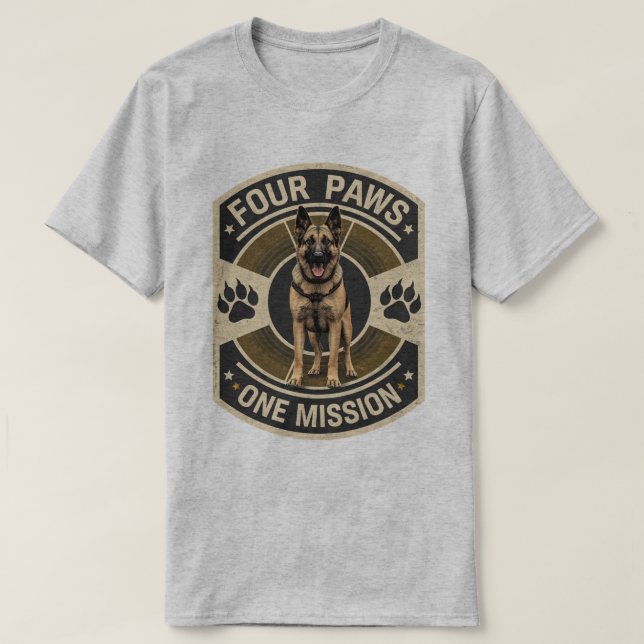 Four Paws One Mission K9 Arbets T-Shirt (Design framsida)
