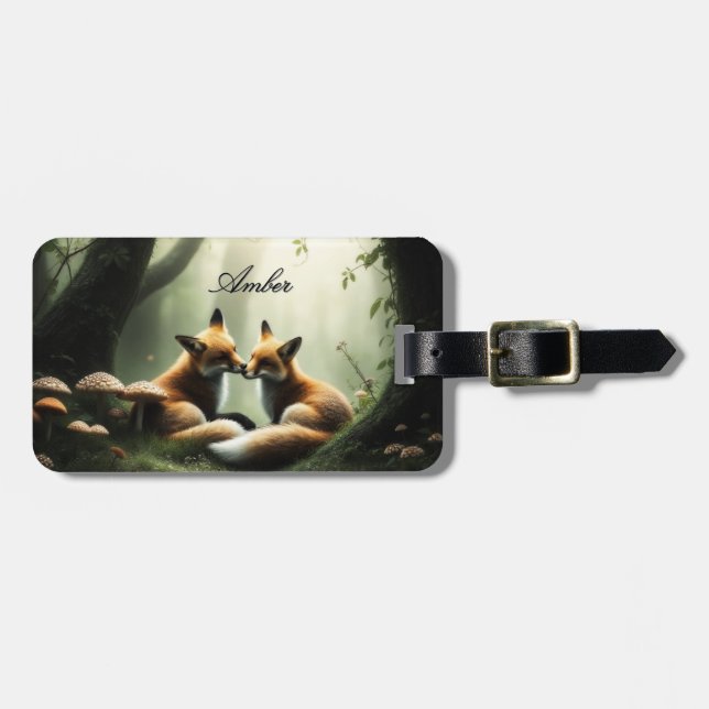 Fox Cuddle i Personligen Misty Forest Bagagebricka (Horisontell Framsida)