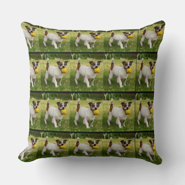 Fox Terrier med Boll Big Throw Cushion. Kudde (Framsida)