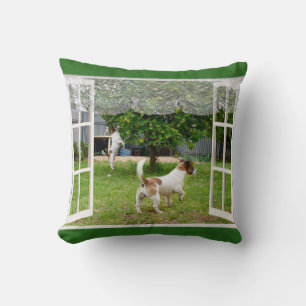 Fox Terriers Exploring the Garden. Kudde