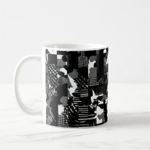 "Fractura" - Svart Vitt Kamouflage Mönster Kaffemugg