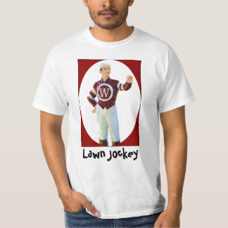 Fråga gräsmattajockeyen vad är på hans varar tee shirt