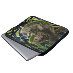 Fragile Balance Manatees Laptop Fodral
