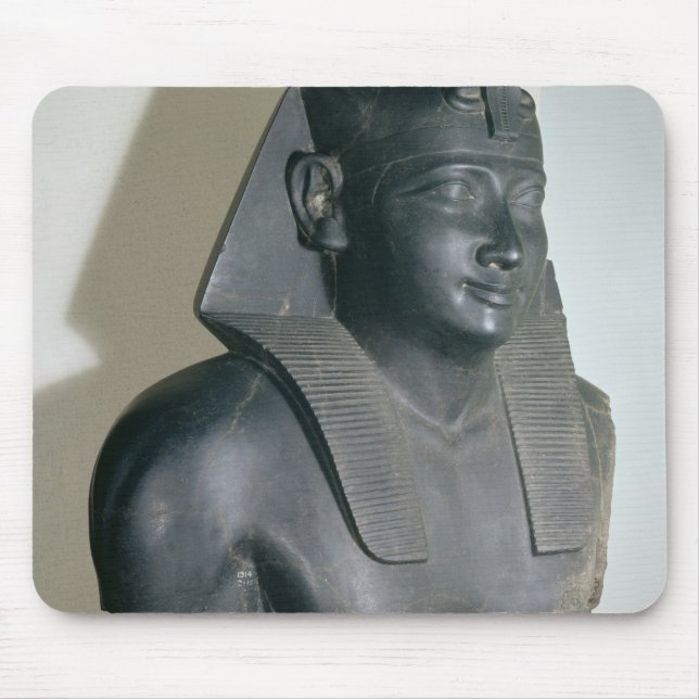 Fragment av en egyptisk stilstaty av Ptolemy mig Musmatta (Framsidan)