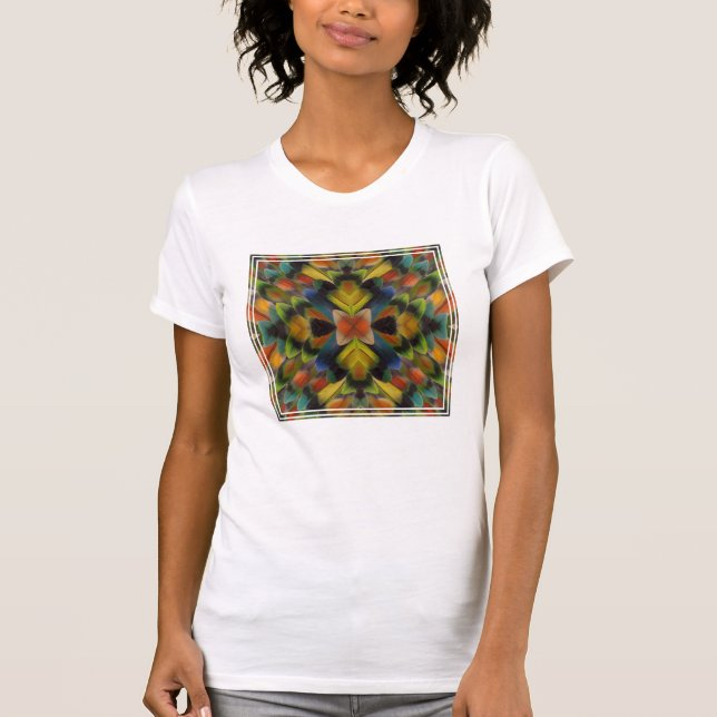 Fraktal design av älsklingsfåglars fjädrar t shirt (Framsida)