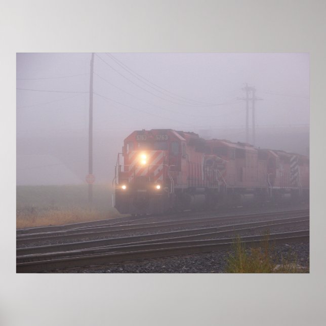 Fraktbil Tåg som kör i morgonfog Poster (Framsidan)