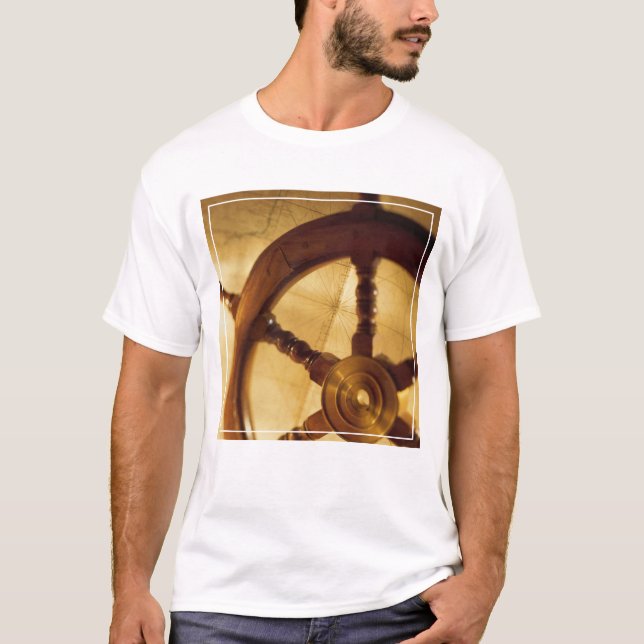 Frakter rullar och kartlägger t shirt (Framsida)