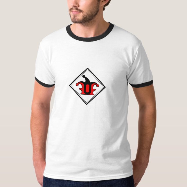Fraktion av dumbomlogotypmanar Ringed utslagsplats T Shirt (Framsida)