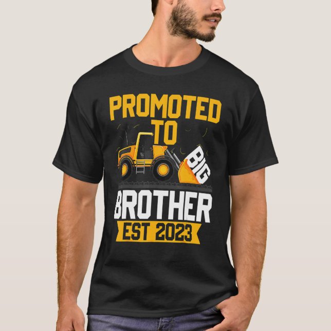 Främjad till Big Bro 2023.. T Shirt (Framsida)