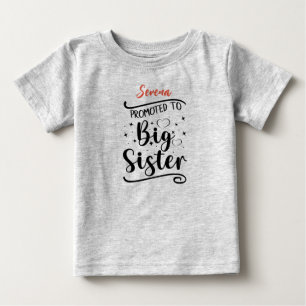 Främjad till BIG Sister. Redigerbart namn T Shirt