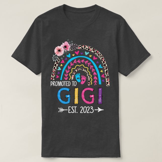 Främjad till Gigi Est 2023 Leopard Rainbow Mammor T Shirt (Design framsida)