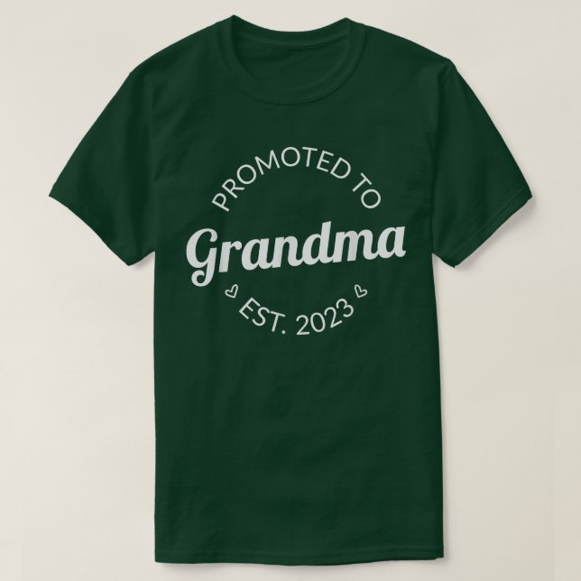 Främjad till Grandma 2023 framöver att snart bli n T Shirt (Design framsida)