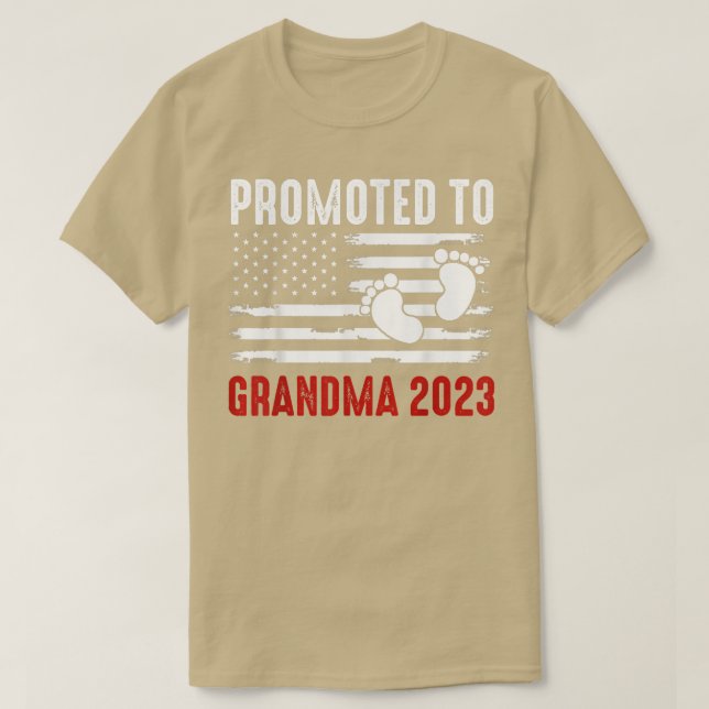 Främjad till Grandma 2023 snart till Gravid USA  T Shirt (Design framsida)