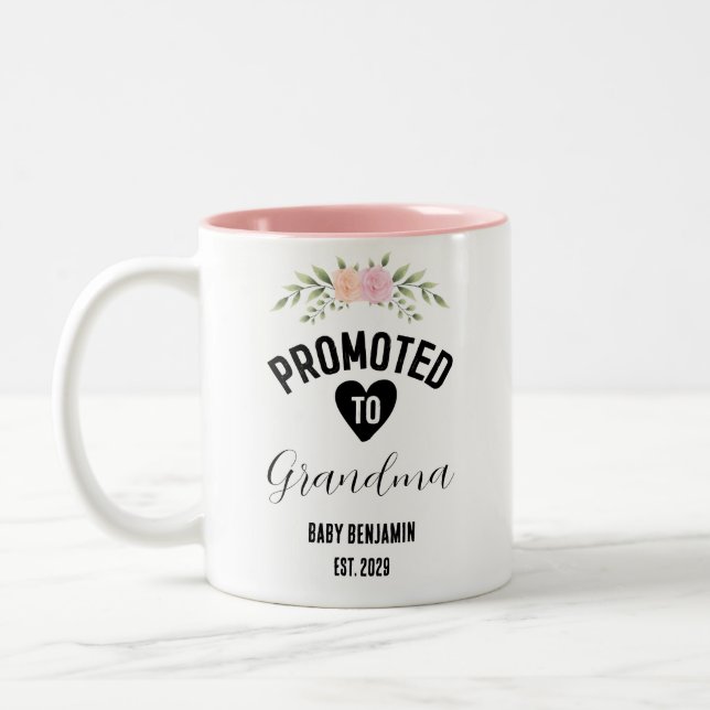 Främjad till Grandma Personlig Baby Namn Två-Tonad Mugg (Vänster)