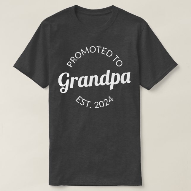 Främjad till Grandpa Est 2024 I T Shirt (Design framsida)