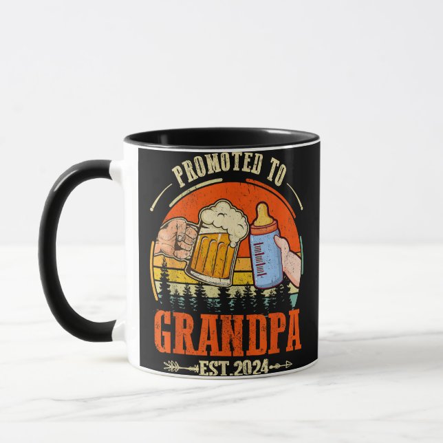 Främjad till Grandpa Est 2024 Retro Fars dag New Mugg (Vänster)
