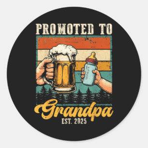 Främjad till Grandpa Est 2025 Retro Fars dag Pappa Runt Klistermärke