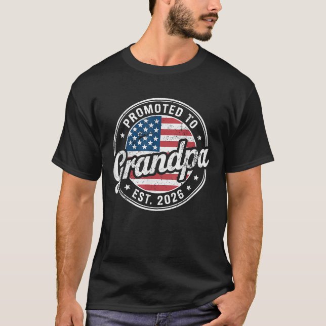 Främjad till Grandpa Est 2026 snart som morfar T Shirt (Framsida)