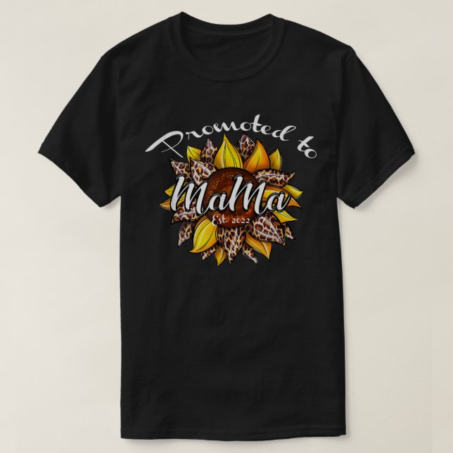 Främjad till Mamma Est 2022 Solrosleopard Mor T Shirt (Design framsida)