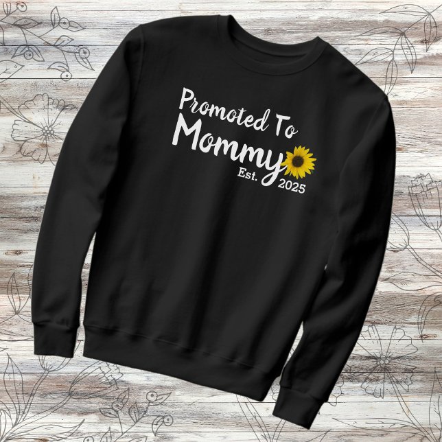Främjad till Mamma Est 2025 T Shirt (Skapare uppladdad)