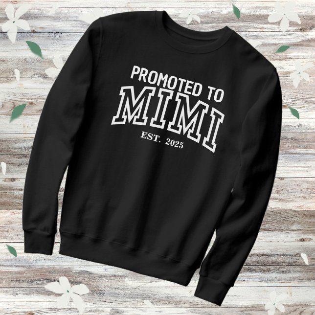 Främjad till Mimi Varsity Est. 2025 T Shirt (Skapare uppladdad)