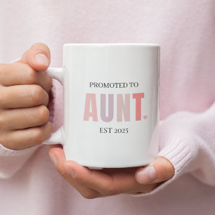 Främjad till Moster EST 2025 Mugg New Moster Gif