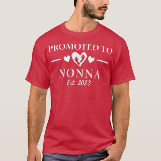 Främjad till Nonna 2023 Gravid Announcemen T Shirt