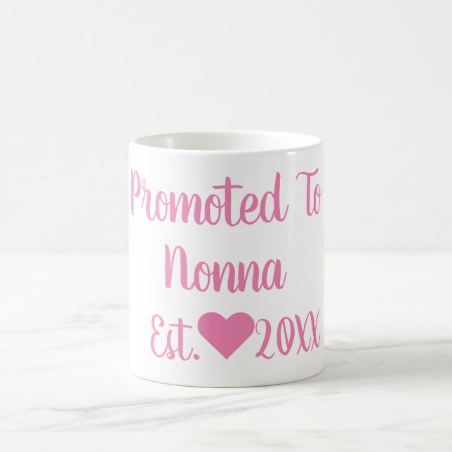 Främjad till nonna Rosa Mugg (Center)