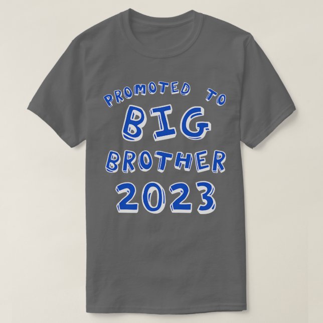 Främjad till storebror 2023 Storebror Announcem T Shirt (Design framsida)