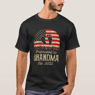 Främjad till Underbar GRANDMA Est 2022 Blommigt Fi T Shirt