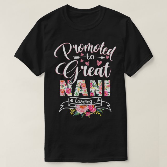 Främjad till Underbar Nani Est 2022 Blommigt Först T Shirt (Design framsida)