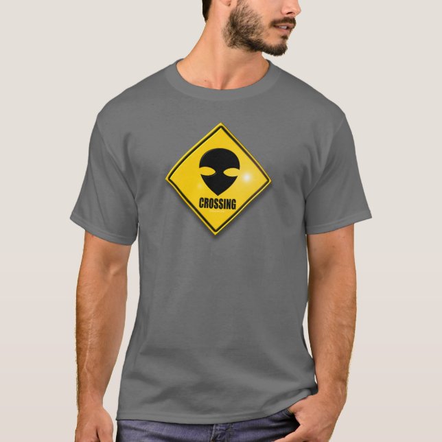 Främmande korsning mörkdräkt t-shirt (Framsida)