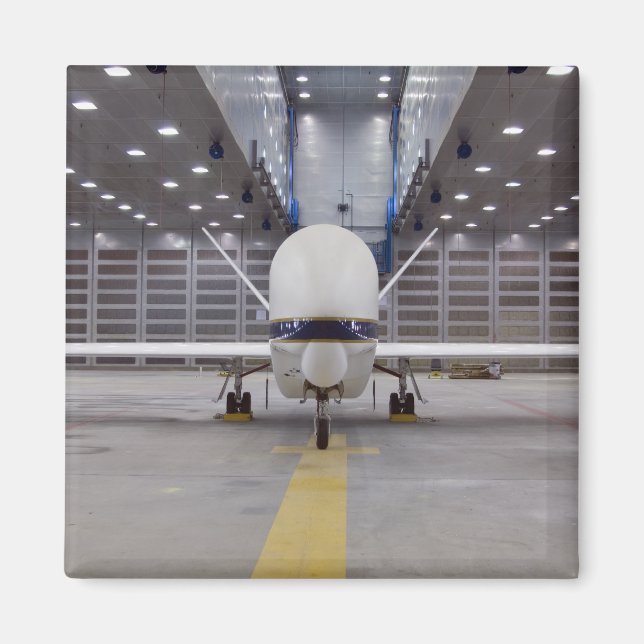 Framsida av ett obemannat luftfartyg från Global H Magnet (Framsidan)