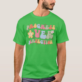 Framsteg före perfektion Backo School familj T Shirt