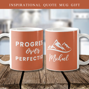 Framsteg med Perfficio Namn Terracotta Kaffemugg