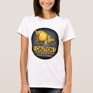 Framtid hårdnar lastbilsförarekvinna T-tröja T Shirt