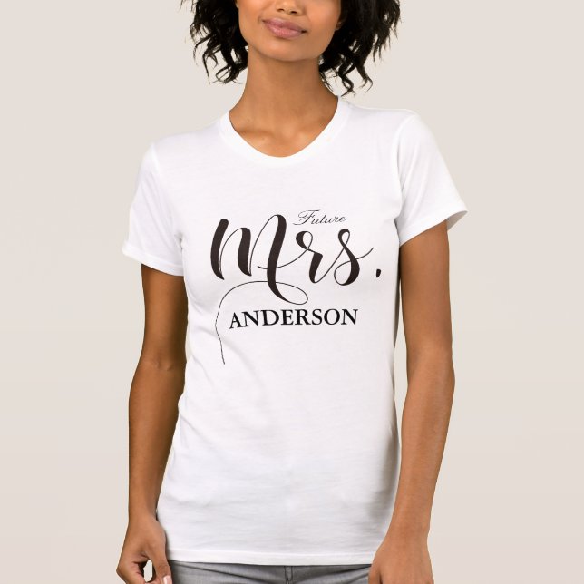 Framtida Fru Personifiera Calligraphy T-shirt (Framsida)