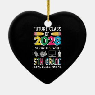 Framtida klass 2028 överlevde och klarade 5:e klas julgransprydnad keramik