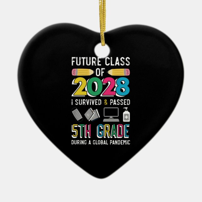 Framtida klass 2028 överlevde och klarade 5:e klas julgransprydnad keramik (Framsidan)