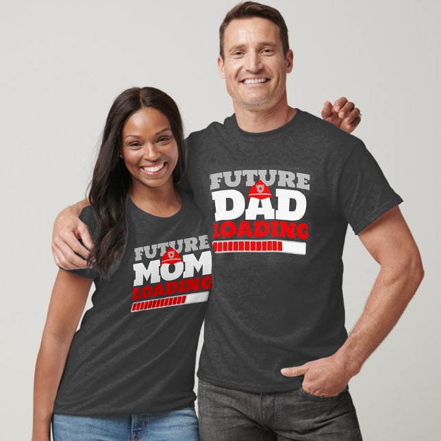 Framtida Mamma-inläsning av Firefighter Baby Showe T Shirt ( Future Mom Loading Firefighter Baby Shower Shirt or Funny Pregnancy Announcement for Husband)