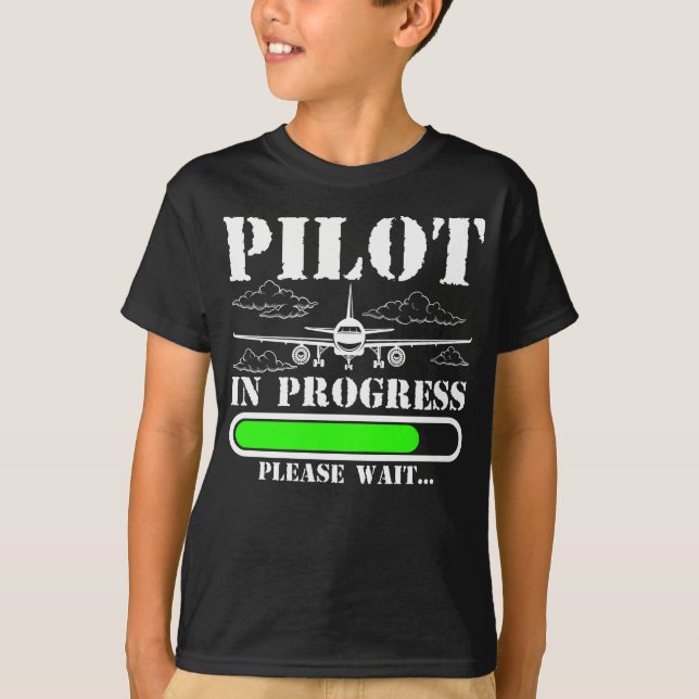 Framtida pilot som laddar flygplanet Funny Pilot T Shirt (Framsida)