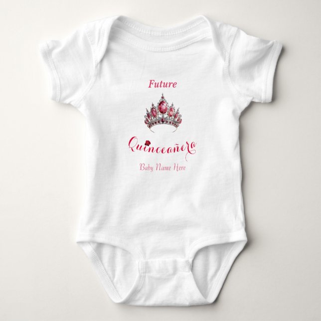 "Framtida Quinceañera" med Tiara och Babynamn T Shirt (Framsida)