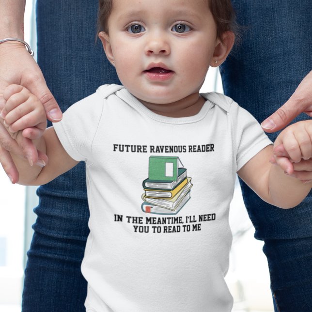 Framtidig glupsk läsare staplade med böcker t shirt (Skapare uppladdad)