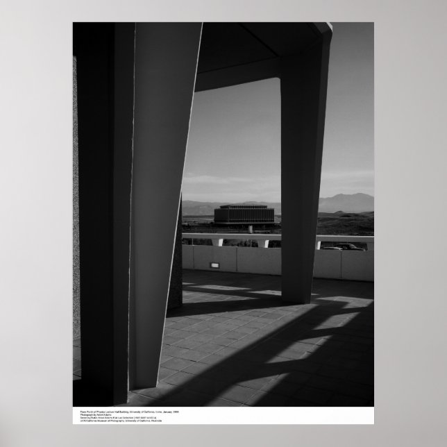 Från Porch of Physics Lecture Hall Bygger Poster (Framsidan)