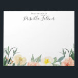 Från skrivbord av moderna korallpersikofärgade vat anteckningsblock<br><div class="desc">Det här vackra anteckningsblocket för blommigt är fantastiskt att uppmärksamma alla som du skriver ett brev till. Med det mjuka korallet,  persikan och krämfärgade blommor och det moderna skript och blockera typsnitt för att anpassa ditt namn,  kommer det här anteckningsblocket att ge ditt kontor en underbar beröring.</div>