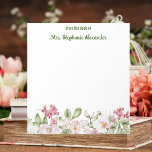 Från skrivbordet för Elegant Rosa Blommigt Vattenf Anteckningsblock<br><div class="desc">Det här anteckningsblocket med blommigt innehåller en elegant,  vattenfärgillustration med löven söt,  rosa blommor och grönt. "Från skrivbordet av" och personligen skriver text namn längst upp till professionellen av detta feminina,  botaniska anteckningsblock. Perfekt till en lärares skolklassrum eller till en kvinnas kontorsavdelning. Det finns samordningsobjekt i vår butik.</div>