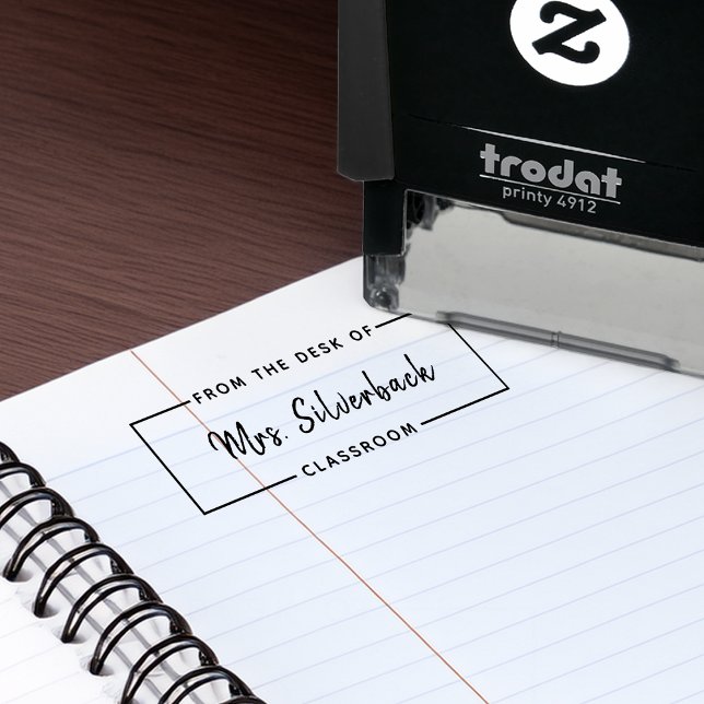 Från skrivbordet i handskrivet skript Namn Självfärgande Stämpel (From The Desk Of Handwritten Script Name Self-inking Stamp)