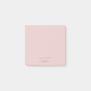 från skrivbordet med eget namn post-it block