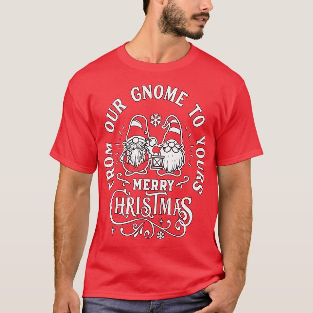 Från vår tomte till din - söta tomtar jul t shirt (Framsida)